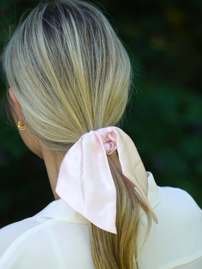 silk scrunchie light pink